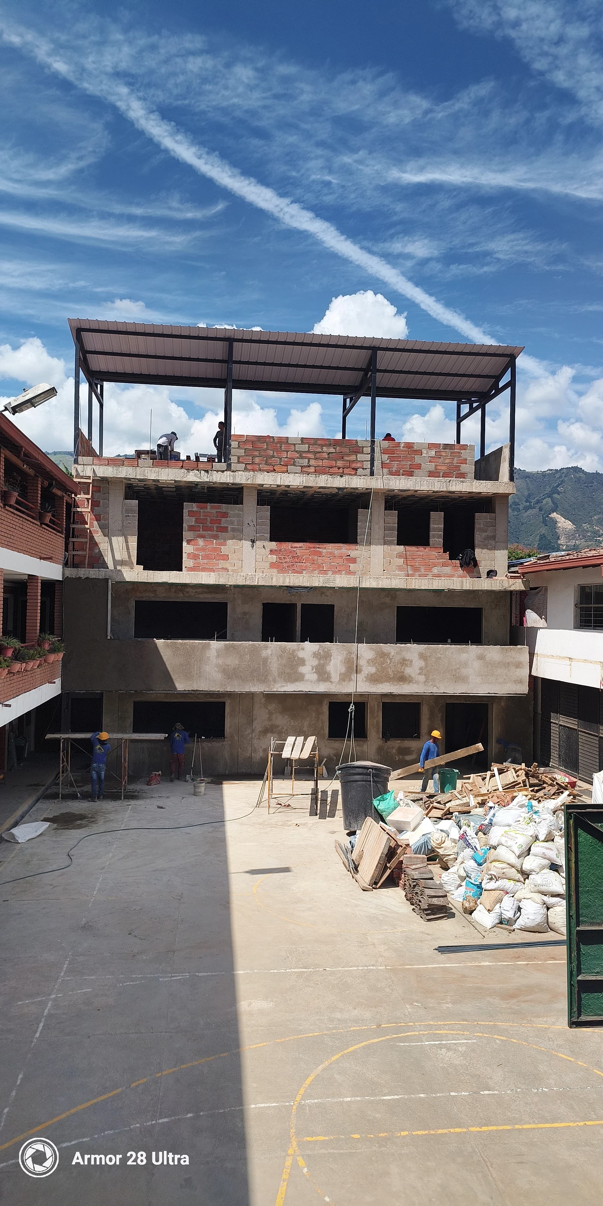 Estructura metálica y cerramiento