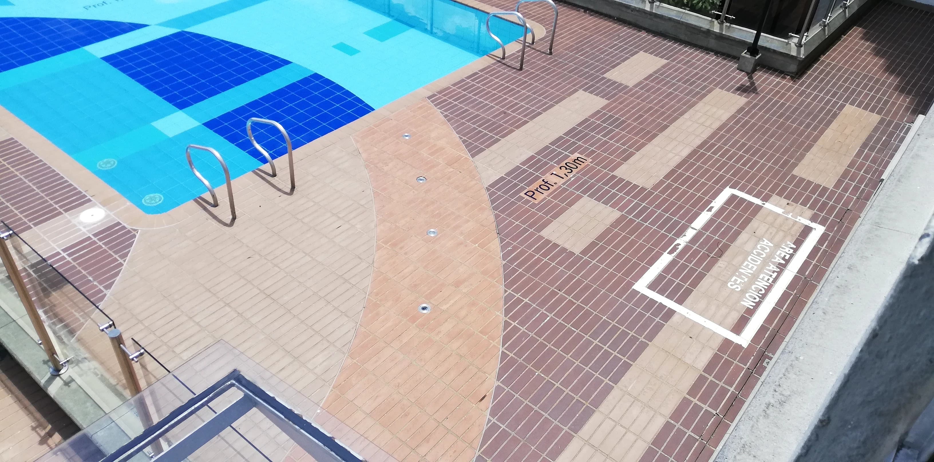 Resultado final piscina Urbanización Kobalto